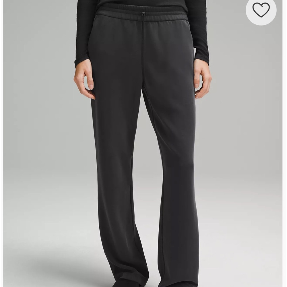 NEW Softstreme High-Rise Pant Regular